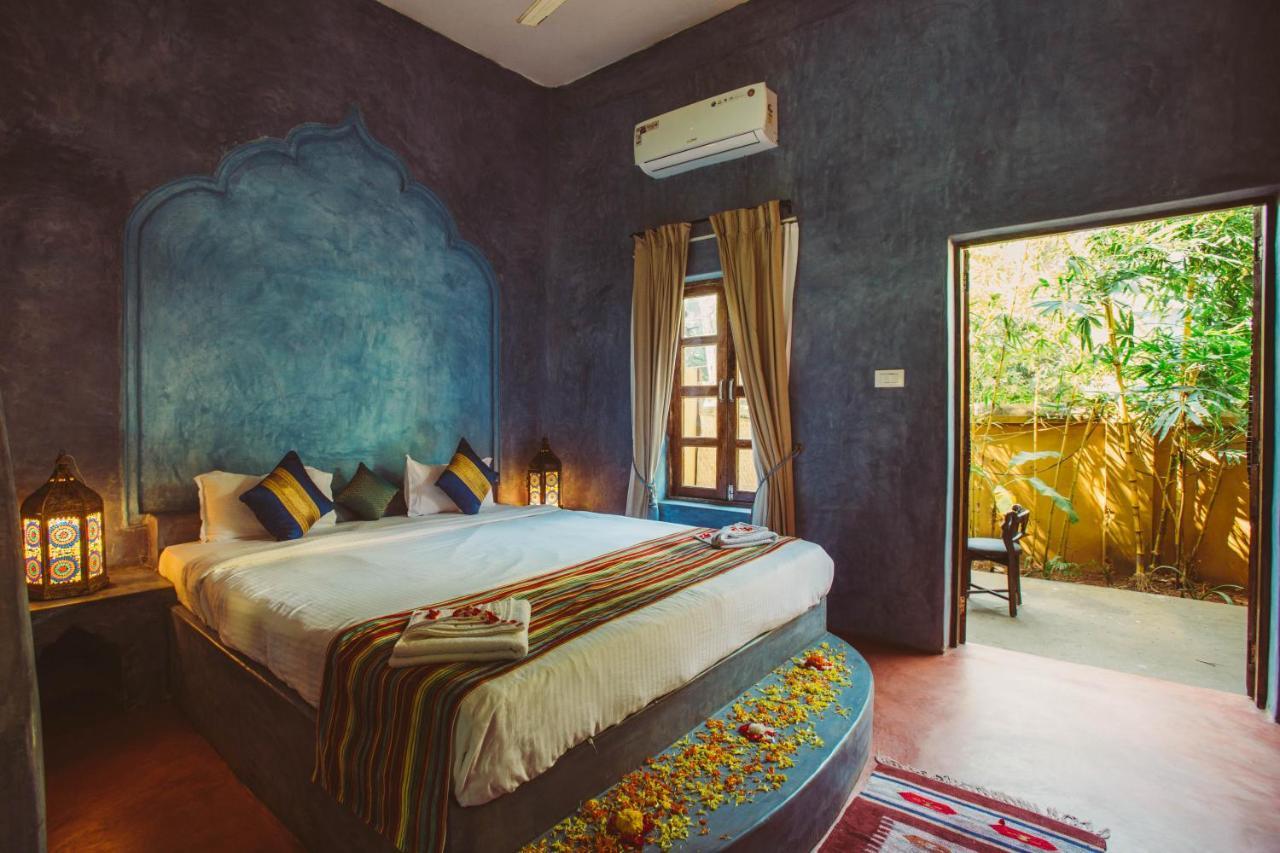 Devarya Wellness Beach Resort Morjim Bagian luar foto