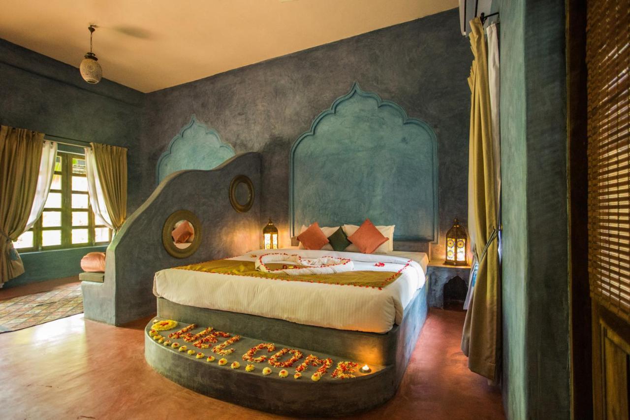 Devarya Wellness Beach Resort Morjim Bagian luar foto