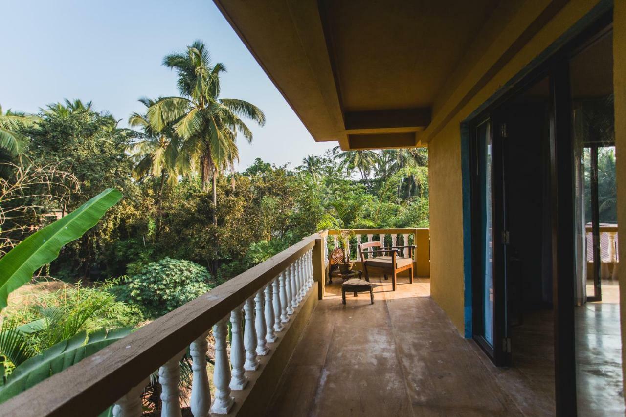 Devarya Wellness Beach Resort Morjim Bagian luar foto