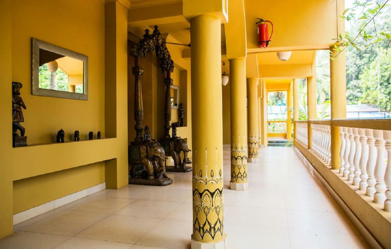 Devarya Wellness Beach Resort Morjim Bagian luar foto